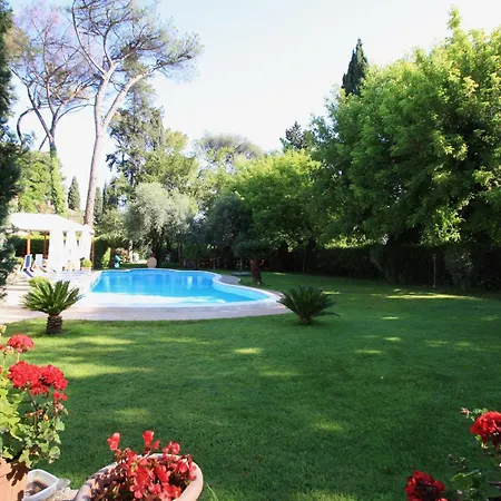 Appia Antica 1br With Swimming Pool アパート ローマ